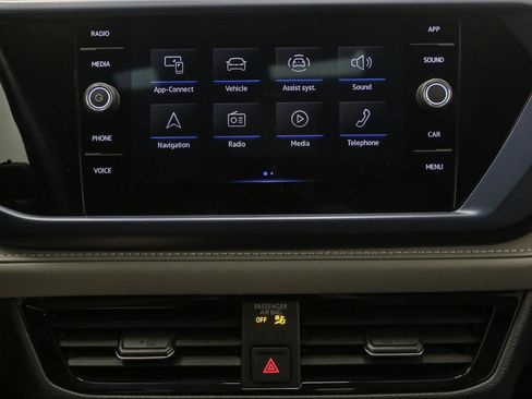 Used 2024 Volkswagen Taos SE AWD/4WD image 27