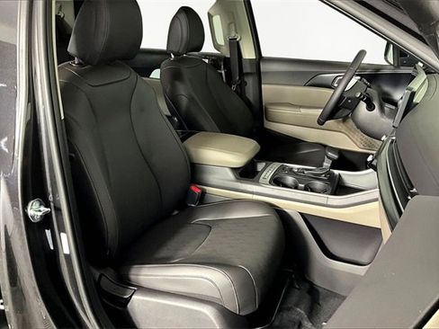 New 2026 Kia Carnival image 12
