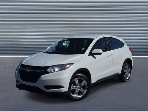 Used 2017 Honda HR-V LX image 1