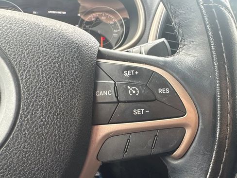 Used 2017 Jeep Cherokee Limited AWD/4WD image 15