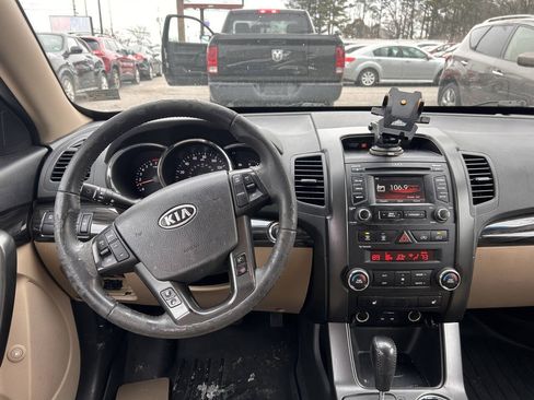 Used 2013 Kia Sorento EX FWD image 12