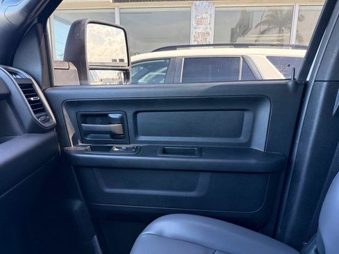 Used 2024 RAM 2500 Tradesman w/ Chrome Appearance Group AWD/4WD image 38