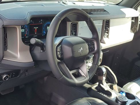 New 2025 Ford Bronco Outer Banks w/ Sasquatch Package image 7