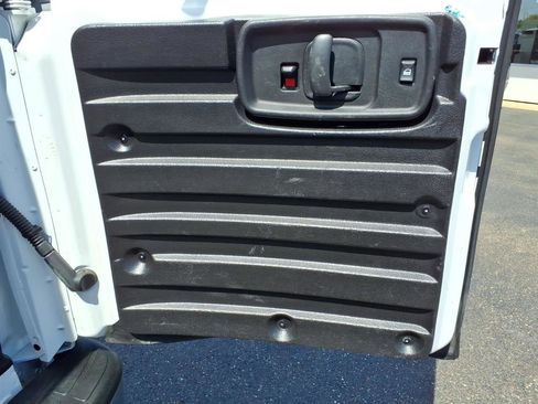 Used 2022 Chevrolet Express 2500 w/ Driver Convenience Package RWD image 17