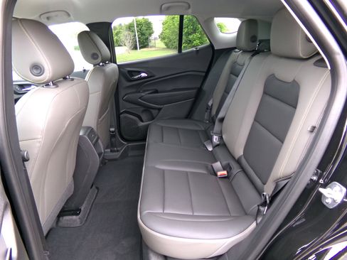 New 2026 Chevrolet Trax ACTIV w/ Driver Confidence Package FWD image 13