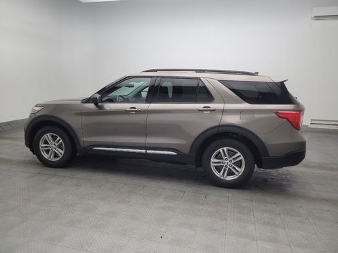 Used 2021 Ford Explorer XLT w/ Equipment Group 202A AWD/4WD image 3