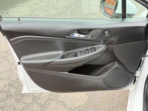 Used 2017 Chevrolet Cruze Premier image 17