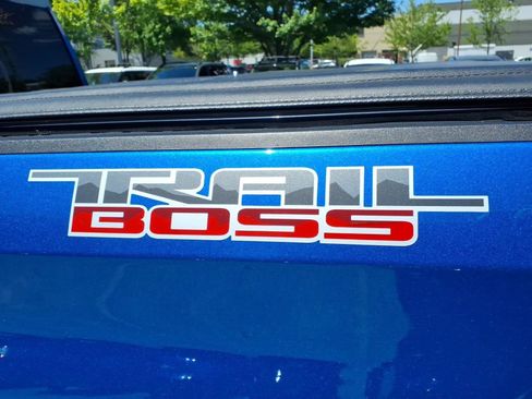 Used 2022 Chevrolet Silverado 1500 Custom Trail Boss w/ LPO, Dark Essentials Package AWD/4WD image 9