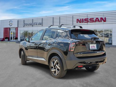 New 2027 Nissan Kicks SV w/ SV Premium Package FWD image 7