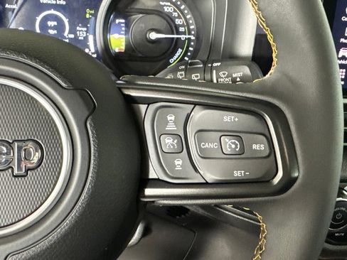 Certified 2024 Jeep Wrangler Unlimited AWD/4WD image 20