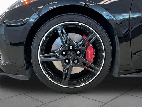 Used 2024 Chevrolet Corvette Stingray Premium Cpe w/ Z51 Performance Package RWD image 9