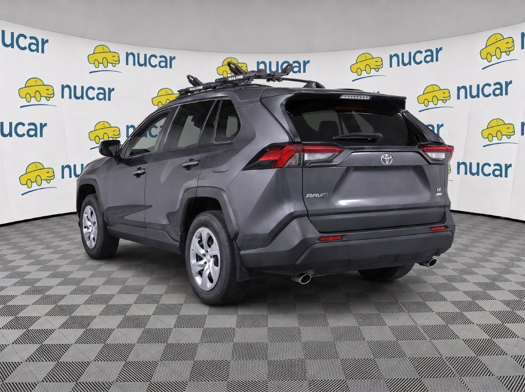 Used 2021 Toyota RAV4 LE AWD/4WD image 3