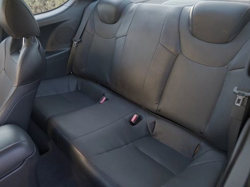 Used 2011 Hyundai Genesis 3.8 image 5