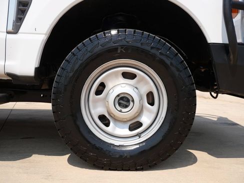 Used 2024 Ford F350 XL w/ FX4 Off-Road Package AWD/4WD image 7