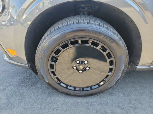 Used 2025 Ford Maverick Lobo AWD/4WD image 31