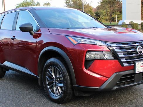 Certified 2025 Nissan Rogue S image 4