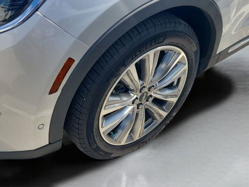 Used 2016 Lincoln MKX Reserve w/ Technology Package AWD/4WD image 8