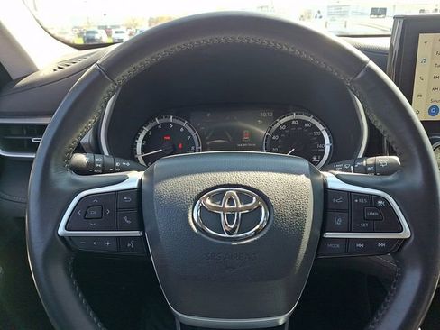 Used 2023 Toyota Highlander XLE AWD/4WD image 19