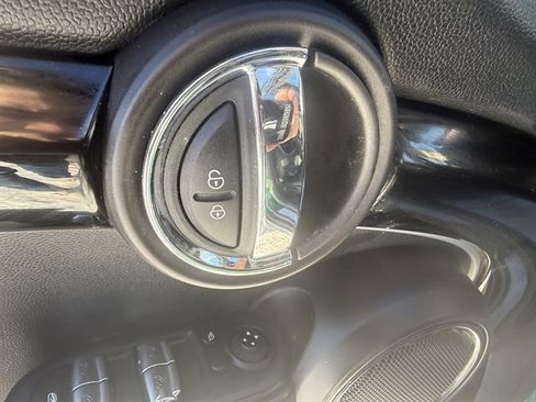 Used 2023 MINI Cooper S image 31