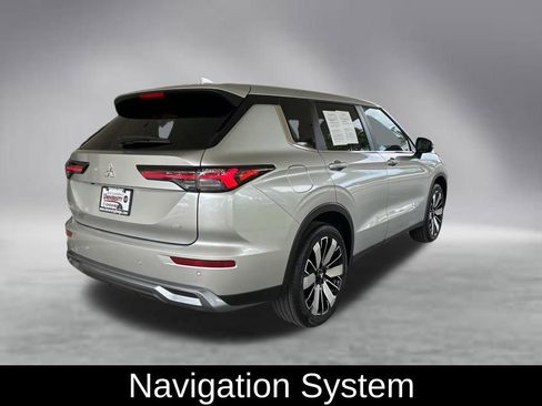 Used 2026 Mitsubishi Outlander FWD image 3