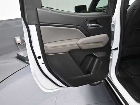 Used 2026 Chevrolet Colorado ZR2 w/ Technology Package image 13