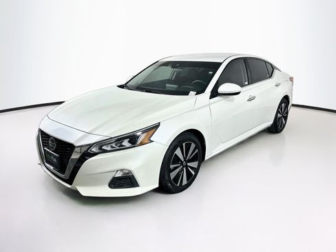 Used 2021 Nissan Altima 2.5 SV FWD image 3