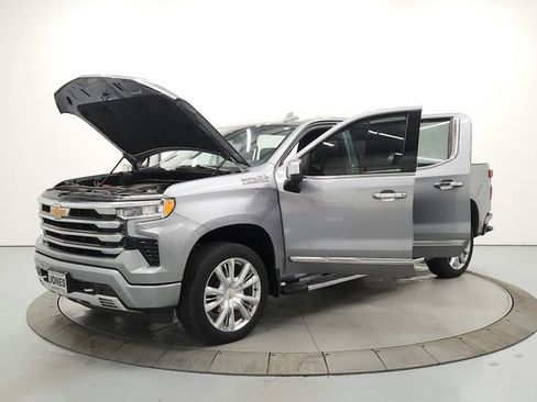 Used 2024 Chevrolet Silverado 1500 High Country w/ High Country Premium Package image 11