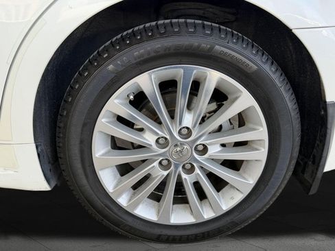 Used 2013 Toyota Avalon Limited FWD image 22