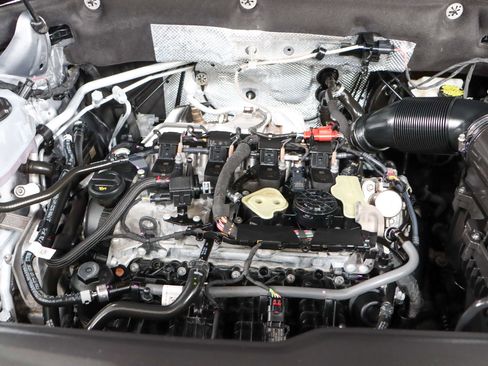 Used 2024 Volkswagen Atlas SE image 32