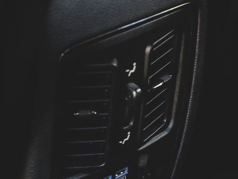 Used 2018 Dodge Durango SRT w/ Technology Group image 10