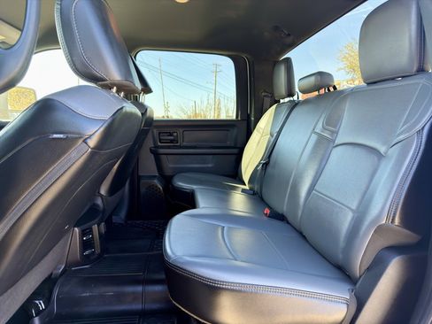 Used 2024 RAM 2500 Tradesman w/ Chrome Appearance Group image 10