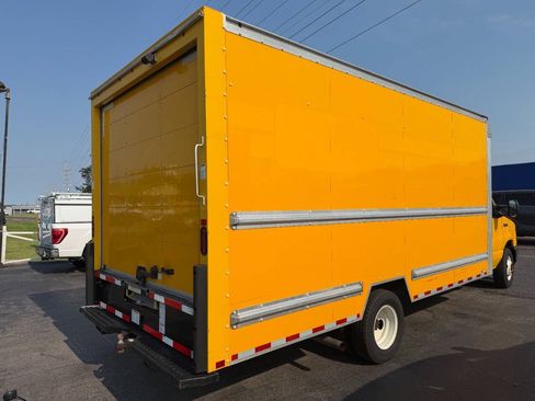 Used 2022 Ford E-350 and Econoline 350 Super Duty RWD image 5