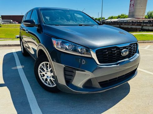 Used 2020 Kia Sorento LX FWD image 3