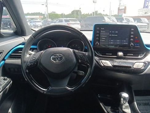 Used 2019 Toyota C-HR XLE FWD image 25
