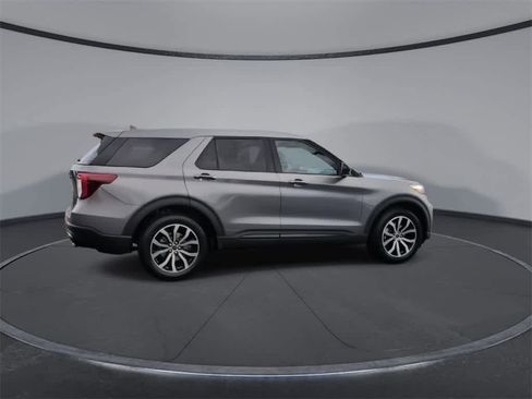 Used 2022 Ford Explorer ST image 9