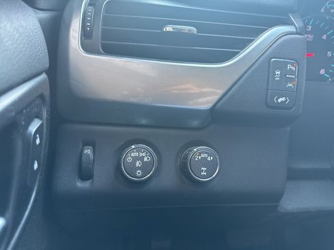 Used 2018 Chevrolet Tahoe LT AWD/4WD image 14