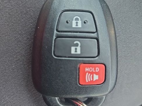 Used 2019 Toyota Tacoma SR5 AWD/4WD image 39