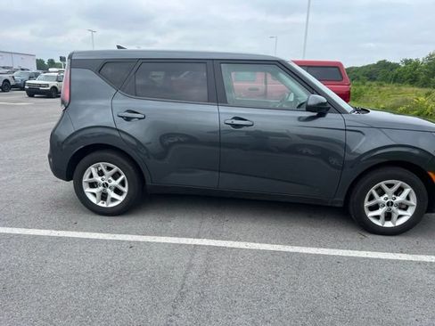 Used 2023 Kia Soul S FWD image 9