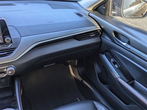 Used 2024 Nissan Altima 2.5 SR image 16