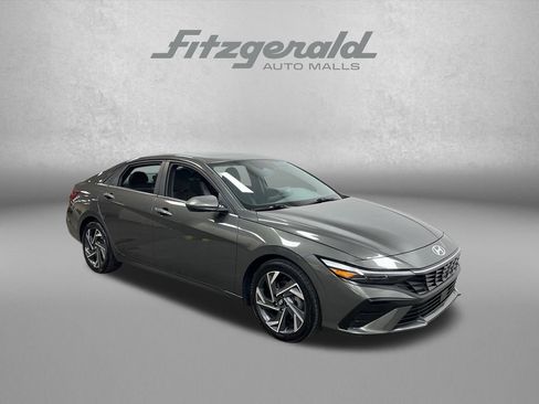 Used 2024 Hyundai Elantra SEL w/ Convenience Package FWD image 9