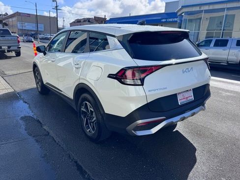 Used 2024 Kia Sportage LX image 3