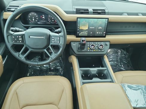 Certified 2025 Land Rover Defender 110 S AWD/4WD image 17