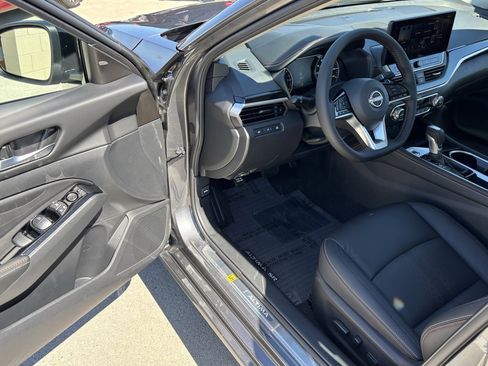 New 2025 Nissan Altima 2.5 SR w/ SR Premium Package image 14