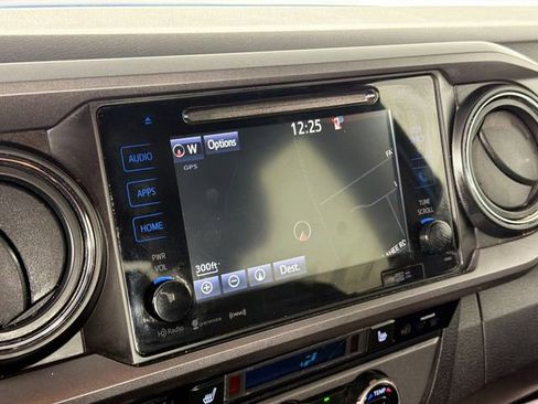 Used 2016 Toyota Tacoma TRD Sport image 14