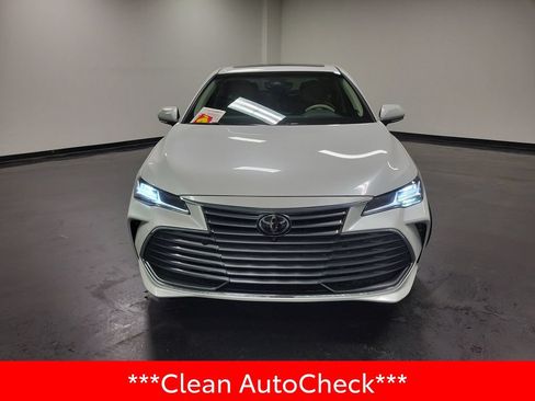 Used 2019 Toyota Avalon Limited w/ Advanced Safety Package FWD image 3