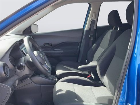 Used 2023 Nissan Kicks S image 10