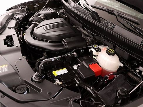 Used 2024 GMC Acadia Elevation image 40