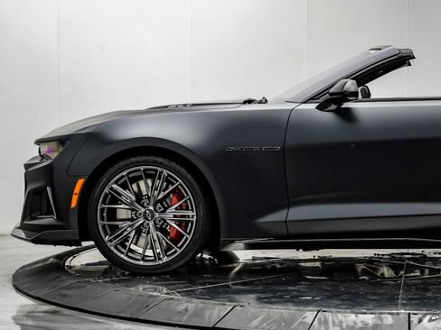 Used 2024 Chevrolet Camaro ZL1 RWD image 11