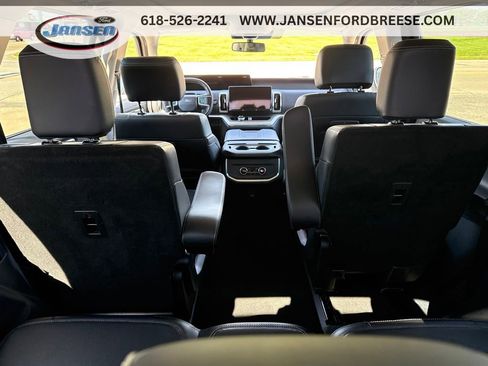 Used 2025 Ford Expedition Platinum AWD/4WD image 27