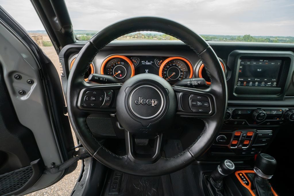 Used 2022 Jeep Gladiator Sport AWD/4WD image 15